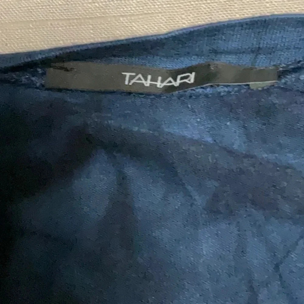 tahari - Picture 4 of 6